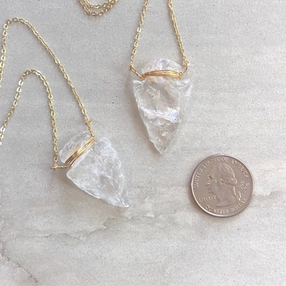 ❗️LAST❗️Raw Crystal Arrowhead Necklace - Picture 6 of 6